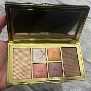 Tom Ford shade and illuminate face and eye palette.